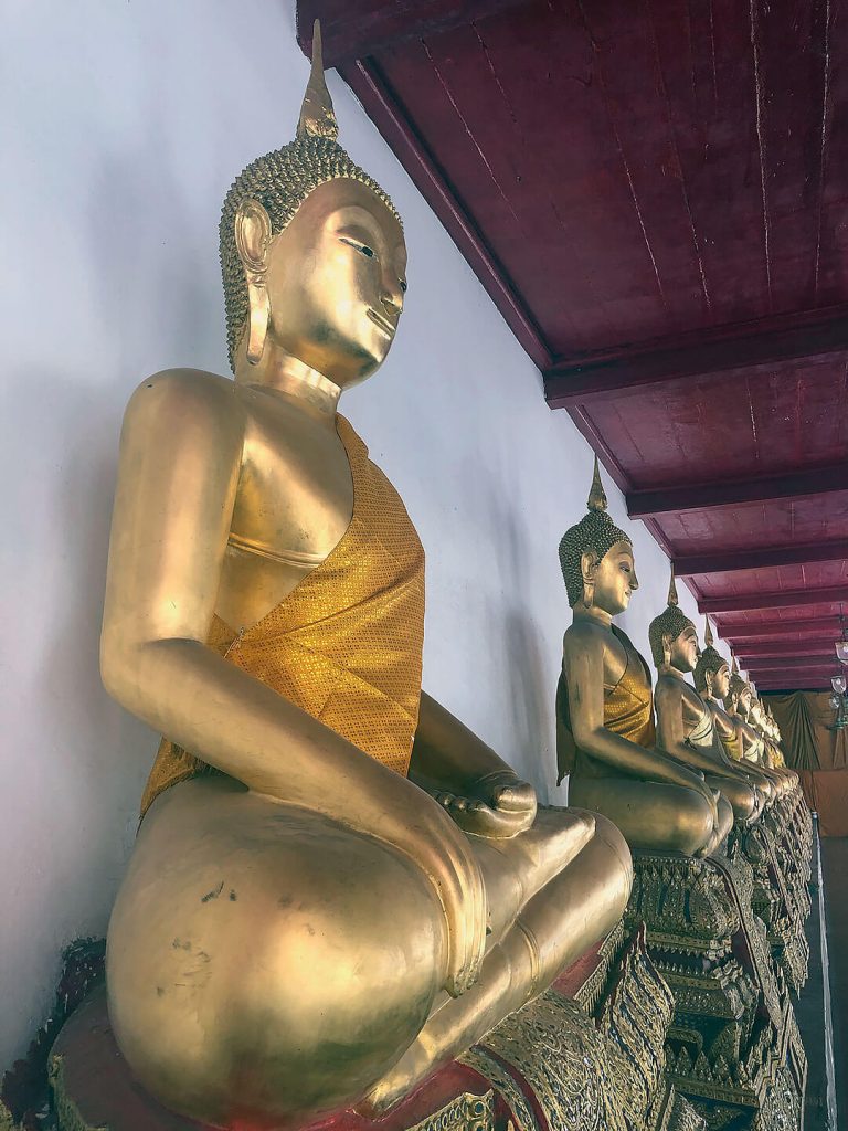 Buddha-Statue beim Goldenen Buddha in Bangkok