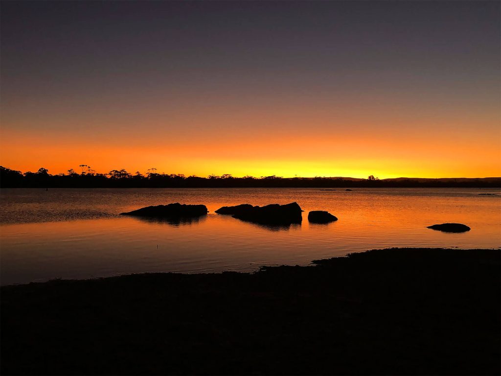 Tasmanien Sonnenuntergang am Wasser